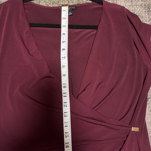 Banana Republic short-sleeve draped v-neck top in a deep plum color. - Picture 3 of 6